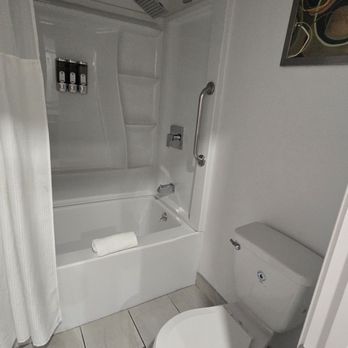 The Snoozzz Inn - Bath - Hotels Near Me - Eureka, California The Snoozzz Inn - Bath - Hotels Near Me - Eureka, California