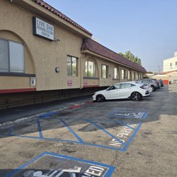 Live Oak Rehab Center - Convenient and accessible parking available for all visitors, making your visit with us as easy and stress-free as possible!