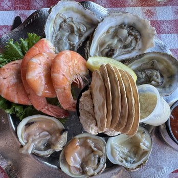 Conchy Joe's - Raw bar medley - Seafood Near Me - Jensen Beach, Florida Conchy Joe's - Raw bar medley - Seafood Near Me - Jensen Beach, Florida