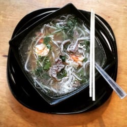 Chiński Ryż & Sushi - Zupa PHO wersja mała 10 zł duża 15 zł