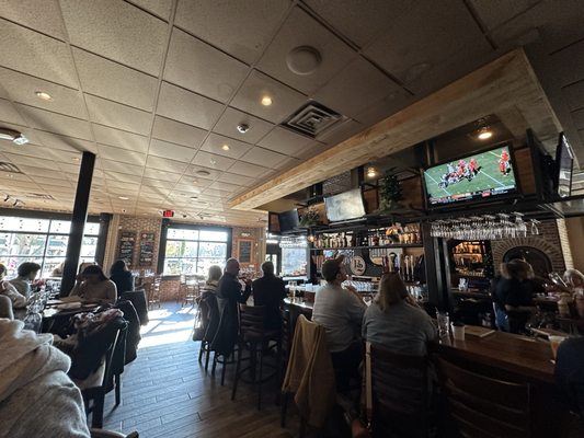 B2 Bistro + Bar by null