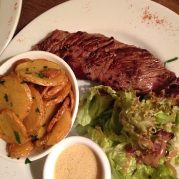 L'Eglantine - L'onglet de jeune bovin de l'Ardèche, pommes sauteées a l'ail en accompagnement, juste un délice! - French Near Me - Paris, 75