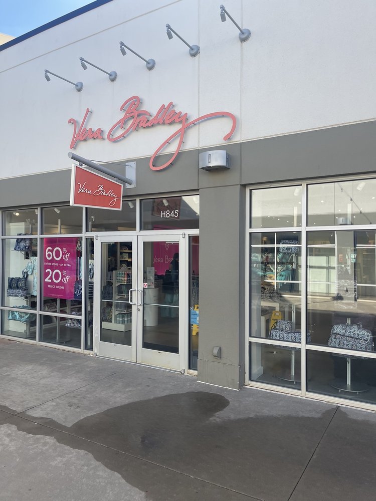 VERA BRADLEY FACTORY OUTLET Updated September 2024 7650 W Reno Ave