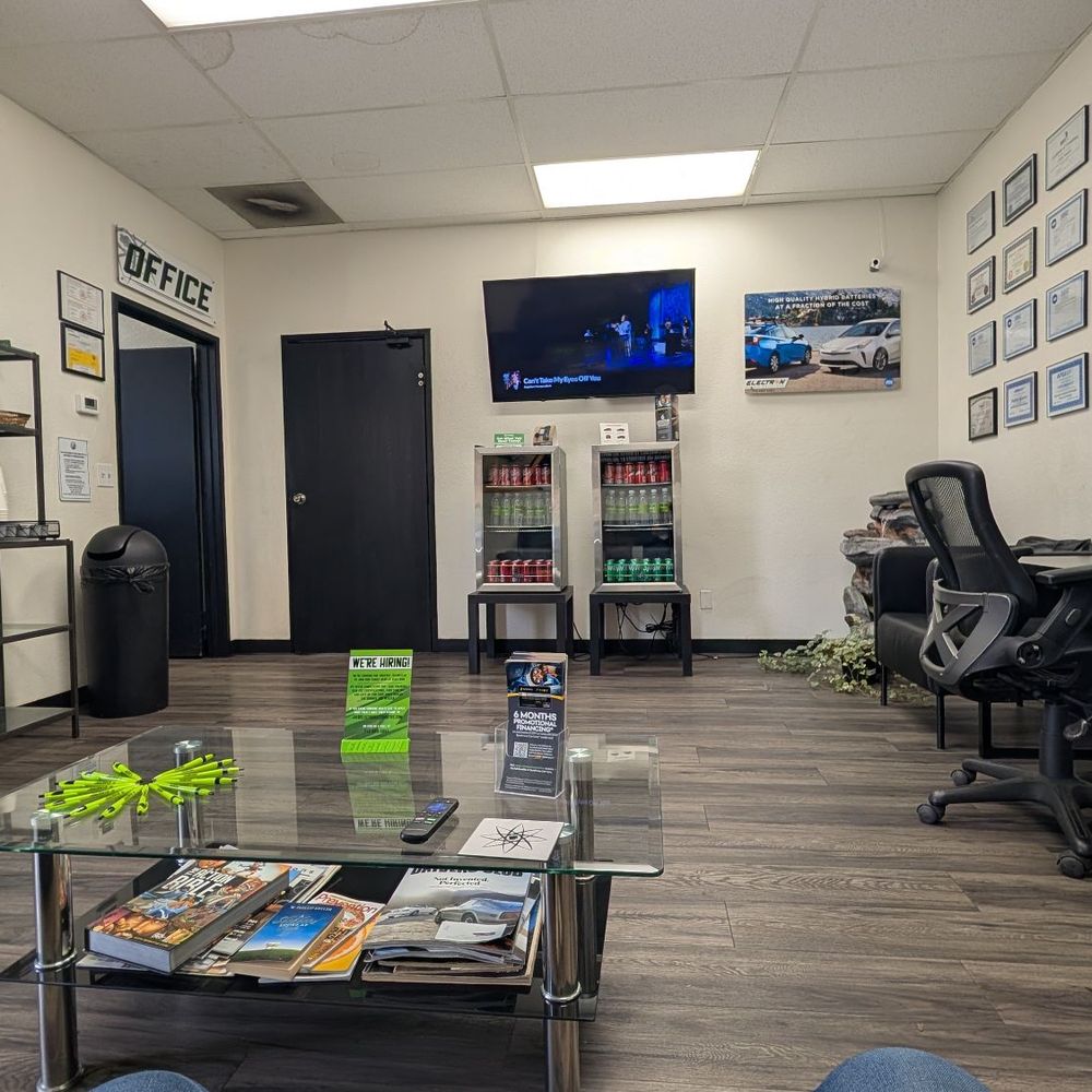 Electron Automotive - Electron lounge with complimentary cold beverages for patrons - Auto Repair Near Me - Orange, California