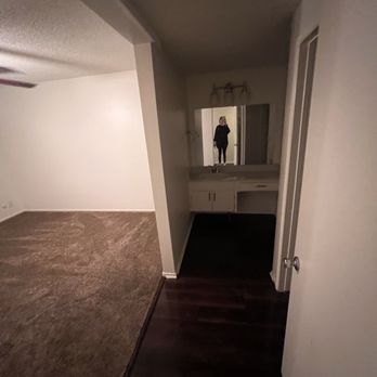 Park Manor Apartments - Van Nuys - Entrance into bedroom - Apartments Near Me - Van Nuys, California