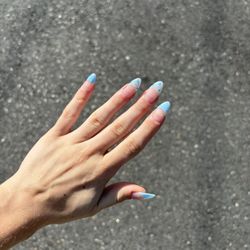 Nail Touch Spa - Blue French tips with flowers