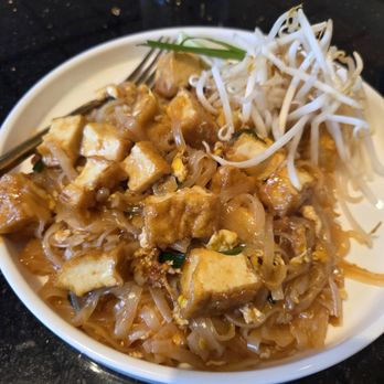 Kapow Thai Eatery - Tofu pad Thai - Thai Near Me - Union City, California Kapow Thai Eatery - Tofu pad Thai - Thai Near Me - Union City, California
