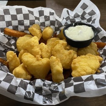 Ruth & Wimpys Restaurant - Fried Scallops basket, at Ruth & Wimpy's in Hancock, ME. - Seafood Near Me - Hancock, Maine