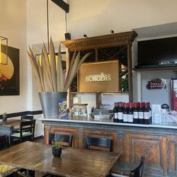 El Grandpa & Son Burgers - Inside seating.