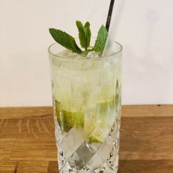 J'espresso - Iced Limetten Tee
