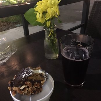 The Chocolate Architect - Ice cream sandwich and beer - Chocolatiers & Shops Near Me - Folsom, California The Chocolate Architect - Ice cream sandwich and beer - Chocolatiers & Shops Near Me - Folsom, California