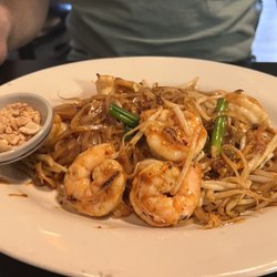 Chao Phraya Thai cuisine - Pad Thai with shrimp