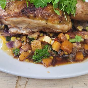 Eunice - Rosted Chicken w/ veggies - Cajun/Creole Near Me - Houston, Texas Eunice - Rosted Chicken w/ veggies - Cajun/Creole Near Me - Houston, Texas