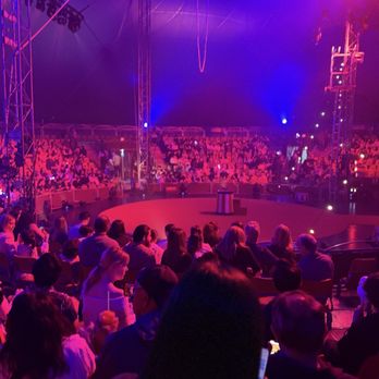 Circus Vargas - Full house - Performing Arts Near Me