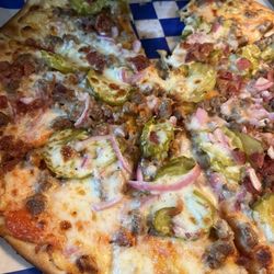 DeltaPie Pizza and Specialty Market - Cheeseburger pizza. Outstanding.