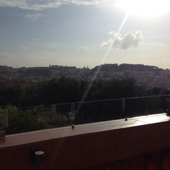 The Independente Hostel & Suites - The view from the breakfast room. - Hostels Near Me - Lisbon, 11