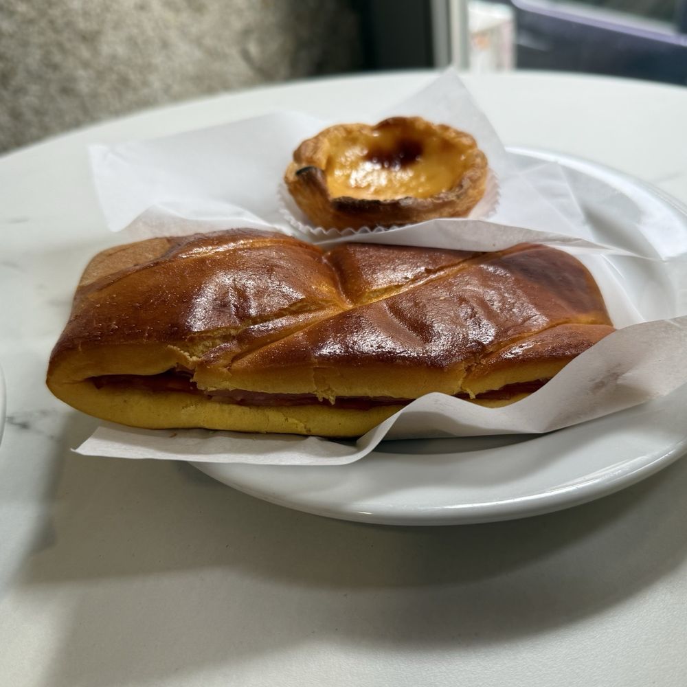 Confeitaria São Domingos - Restaurants Near Me - Porto, 13