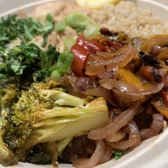 lulubowls - a plate of vegetables and rice - Hawaiian Near Me - Long Beach, California