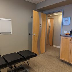 Chiropractic Health Center Of Glastonbury - Inside adjustment room 3