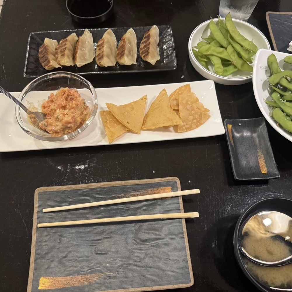 Sushi EN - Spicy Tuna Dip with Chips & Gyoza - Sushi Bars Near Me - Schaumburg, Illinois Sushi EN - Spicy Tuna Dip with Chips & Gyoza - Sushi Bars Near Me - Schaumburg, Illinois