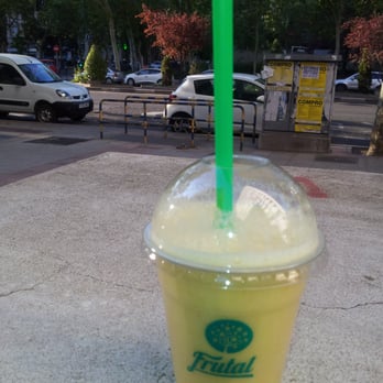 Frutal - Albaricoque, melón y piña - Juice Bars & Smoothies Near Me - Madrid, M Frutal - Albaricoque, melón y piña - Juice Bars & Smoothies Near Me - Madrid, M
