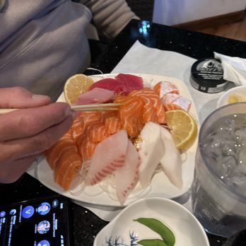 Izakaya Sushi K - Sashimi Combo - Sushi Bars Near Me - Simi Valley, California