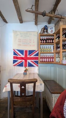 Humble Pie n Mash by null