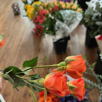 Allburn Florist/John Ehrman - Florists Near Me - Erie, Pennsylvania