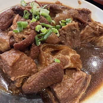 Sam Woo Village BBQ - Beef in brown gravy - Chinese Near Me - Van Nuys, California Sam Woo Village BBQ - Beef in brown gravy - Chinese Near Me - Van Nuys, California