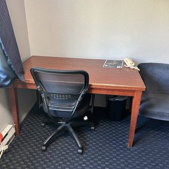 Rodeway Inn - Writing desk - Hotels Near Me - SeaTac, Washington Rodeway Inn - Writing desk - Hotels Near Me - SeaTac, Washington