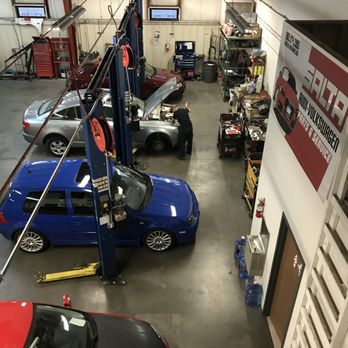 Salta Automotive - A view into our service area. - Auto Repair Near Me - Denver, Colorado Salta Automotive - A view into our service area. - Auto Repair Near Me - Denver, Colorado