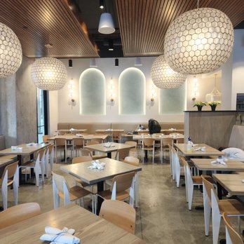Garden Table - Interior - Breakfast & Brunch Near Me - Carmel, Indiana