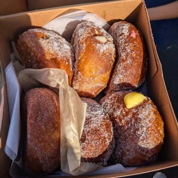 Leonard's Bakery - Bakeries Near Me - Honolulu, Hawaii