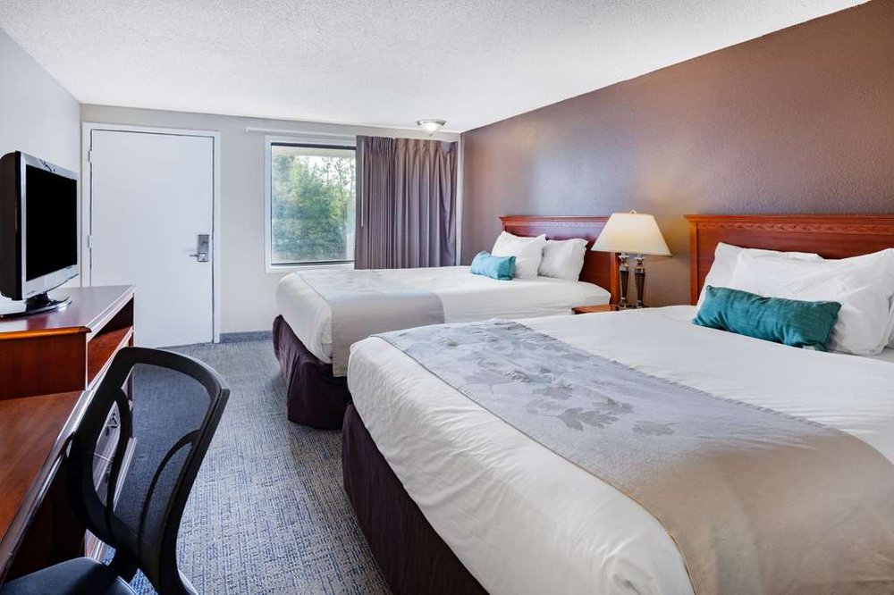 Days Inn & Suites by Wyndham Monroe