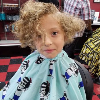 La Razors Barber Shop - Haré work..jeje good boy. - Barbers Near Me - Sandy, Oregon La Razors Barber Shop - Haré work..jeje good boy. - Barbers Near Me - Sandy, Oregon