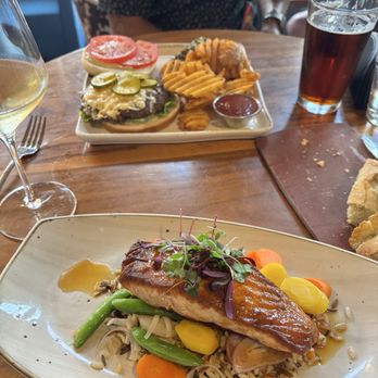 Hudson House - This is NOT Hudson House. This is how a decent salmon dish would look like for $30. - Bars Near Me - Frisco, Texas