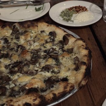 Gjelina - mushroom pizza - New American Near Me - Venice, California Gjelina - mushroom pizza - New American Near Me - Venice, California