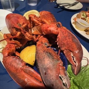 Boston Sail Loft - Twin New England Lobster - Bars Near Me - Boston, Massachusetts