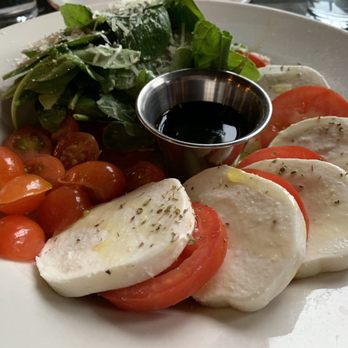 Cafe Reyes - Caprese salad with fresh mozzarella, tomatoes, basil, spinach and balsamic vinegar. So fresh! - Pizza Near Me - Point Reyes Station, California Cafe Reyes - Caprese salad with fresh mozzarella, tomatoes, basil, spinach and balsamic vinegar. So fresh! - Pizza Near Me - Point Reyes Station, California