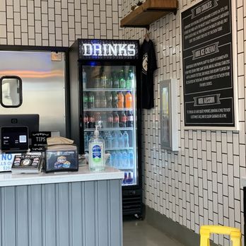 The Baked Bear - Beverages and counter - Ice Cream & Frozen Yogurt Near Me - Sunrise, Florida