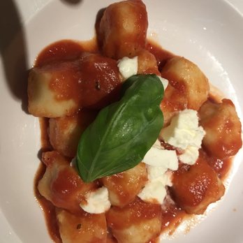 Oniga - Gnocchi with tomato sauce and mozzarella - Venetian Near Me - Venezia, VE