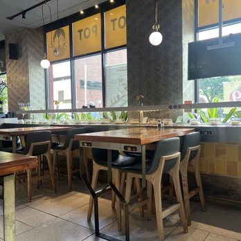 Muan Jai Thai Kitchen - Thai Near Me - Chicago, Illinois