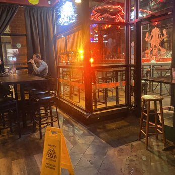 Hounds Tooth Public House - Entrance - Sports Bars Near Me - Seattle, Washington