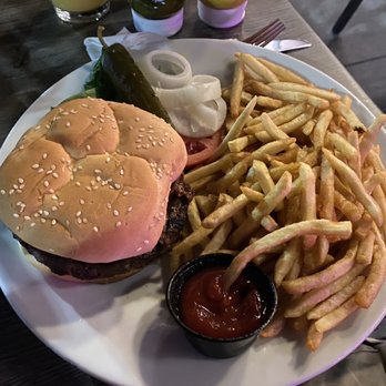 Sir John A - Sir John A burger (cheddar cheese and bacon) - Pubs Near Me - Ottawa, Ontario