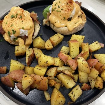 Helic International Bistro - Italian Near Me - Sacramento, California