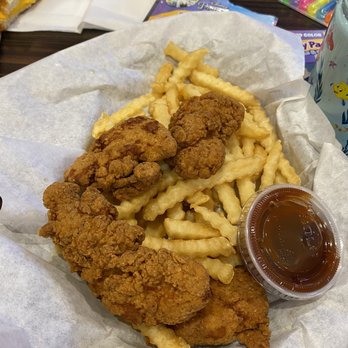 Dengeos - Chicken Fingers w/ Fries - Italian Near Me - Glenview, Illinois