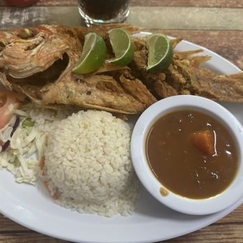 El Jibarito - Fried snapper - Caribbean Near Me - San Juan, Puerto Rico