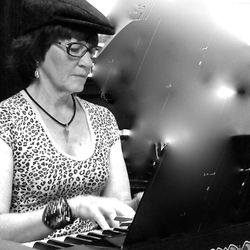 Colleen Kitchen Music - Colleen on Keys