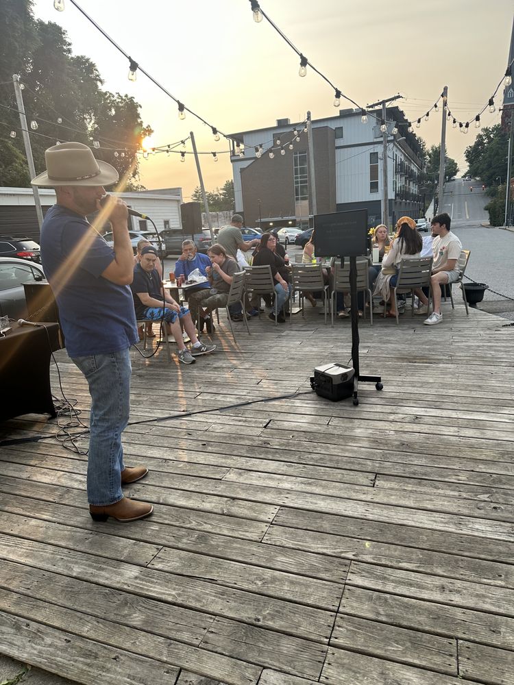 Social spots from Liz's Studio