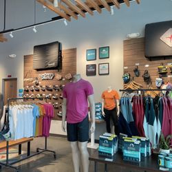 Movement Fountain Valley - Clothing and equipment
